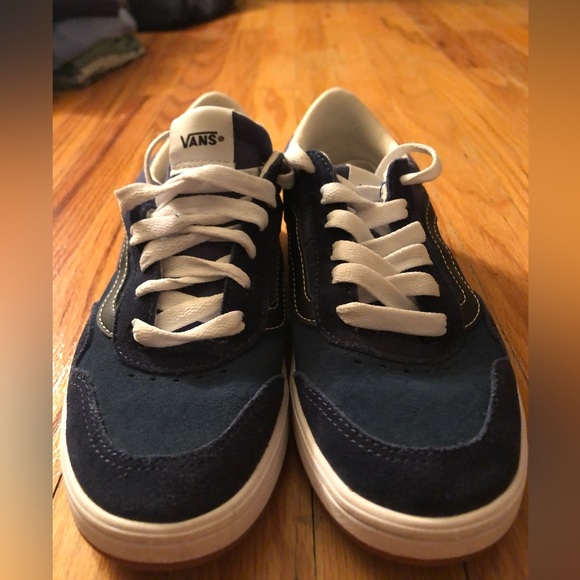 Vans - Picture 3 of 7